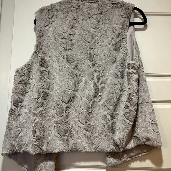 Jack by BB Dakota faux fur vest - Picture 4 of 6